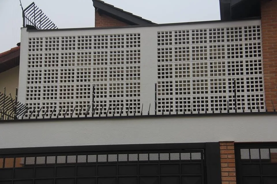 Cobogó Elemento Vazado de concreto, modelo 16 furos do Reformar Minha Casa. Disponível para entrega em São Paulo, Grande São Paulo, Campinas, interior de São Paulo, Vale do Paraíba, Litoral Sul e Norte de São Paulo, Minas Gerais e Santa Catarina. 