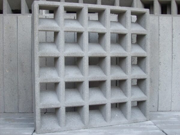 Elemento Vazado de Concreto Modelo 25 Furos Inclinados medida 49x49x7cm