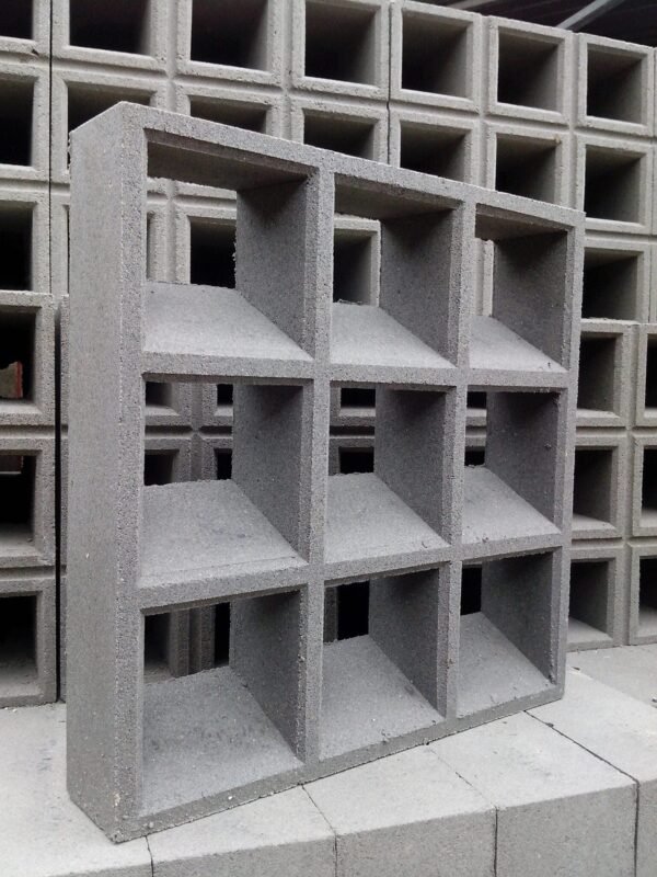 Elemento Vazado de Concreto Modelo 9 Furos Inclinados medida 39x39x10cm