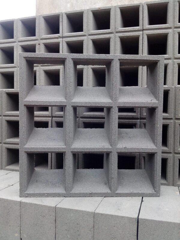 Elemento Vazado de Concreto Modelo 9 Furos Inclinados medida 39x39x7cm